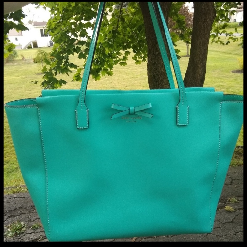 ⬇️FINAL DROP! GUC Authentic kate spade Tote💙